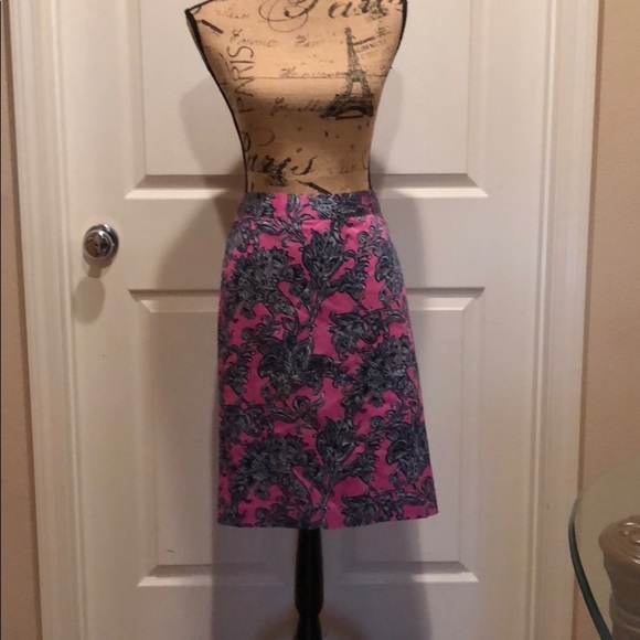 Van Heusen pencil Skirt - Picture 2 of 5